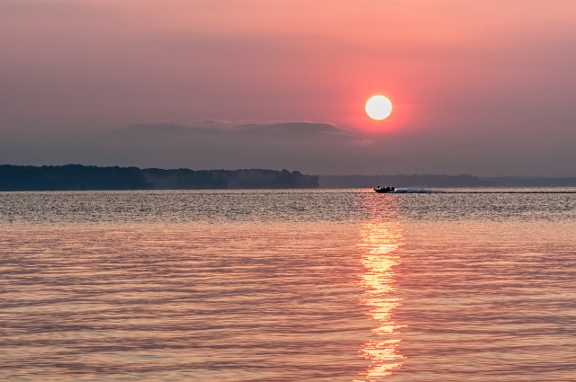 Leesylvania-Sunrise-Bass-Boat-2